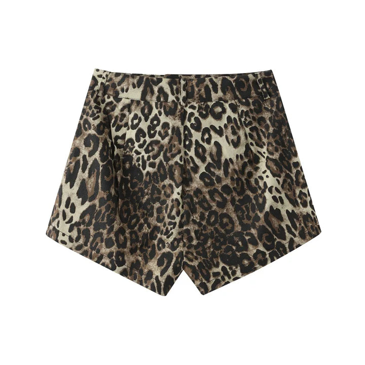 Nikki | Short