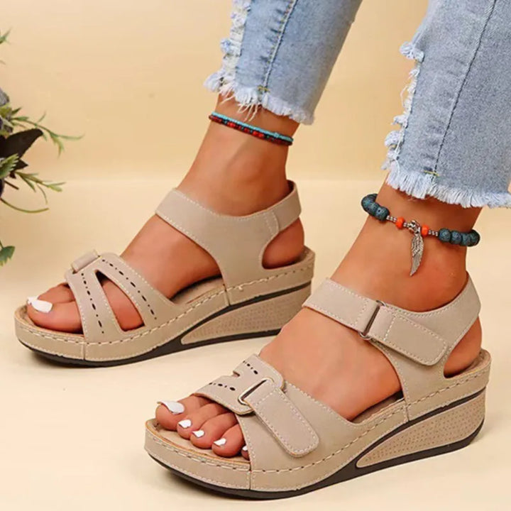 Loes | Open Toe Orthopedic Sandals